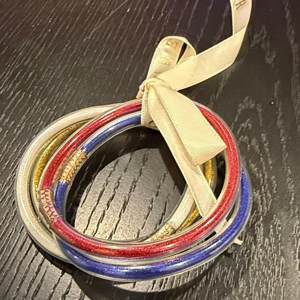 NWT Plunder Glitter Bracelet Set